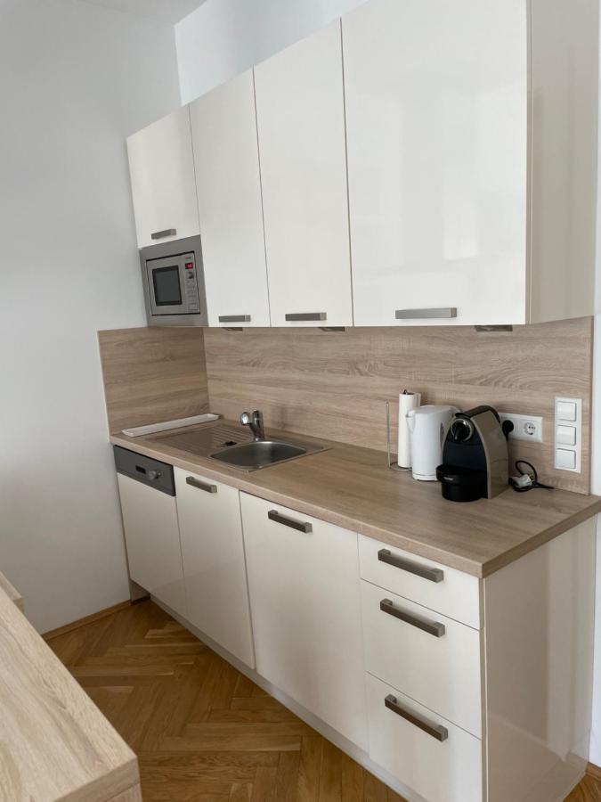Cozy City Apartment Near City Center Виена Екстериор снимка