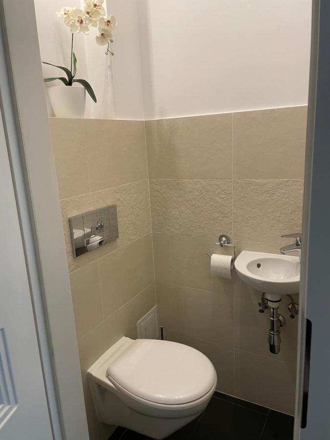 Cozy City Apartment Near City Center Виена Екстериор снимка