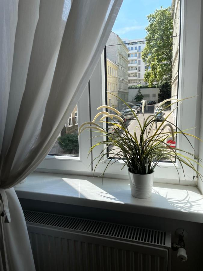 Cozy City Apartment Near City Center Виена Екстериор снимка